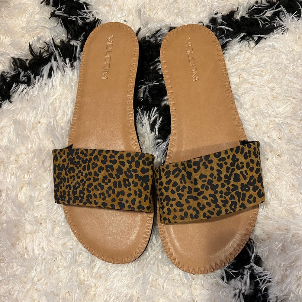 Volcom simple leopard slides. Super cute. Size 7 M